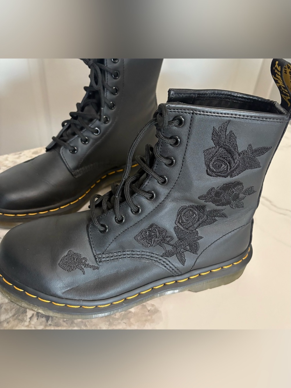 Dr. Martens 1460 Vonda Mono Floral 8-Eye Boots — Black / Black 🖤🌹